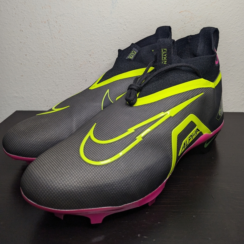 Nike Men's Size 16 Alpha Menace Elite 3 Oregon Ducks PE BCA Black Pink Football